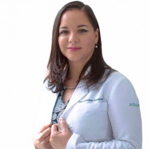 Dra. Jenifer Sandoval, Medico Bariatra